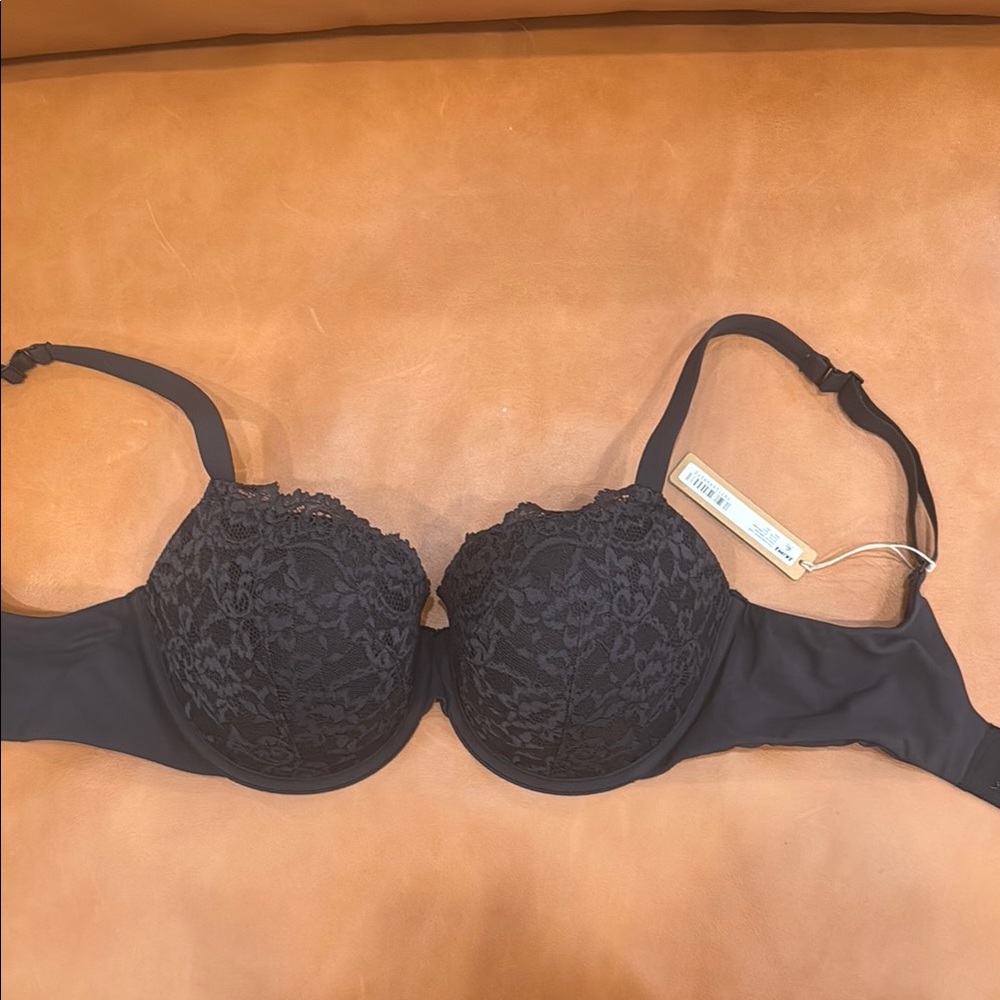 SKIMS  Fits everybody lace push up, brand new w tags Elegant Black Lace Bra